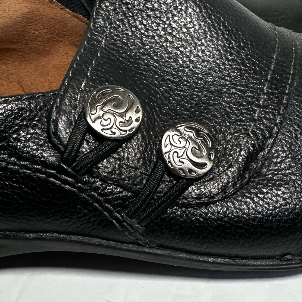 NATURALIZER Women’s NWOB Black Leather Two-Button Slip-On Loafer Shoes Size 7.5 - Picture 10 of 11